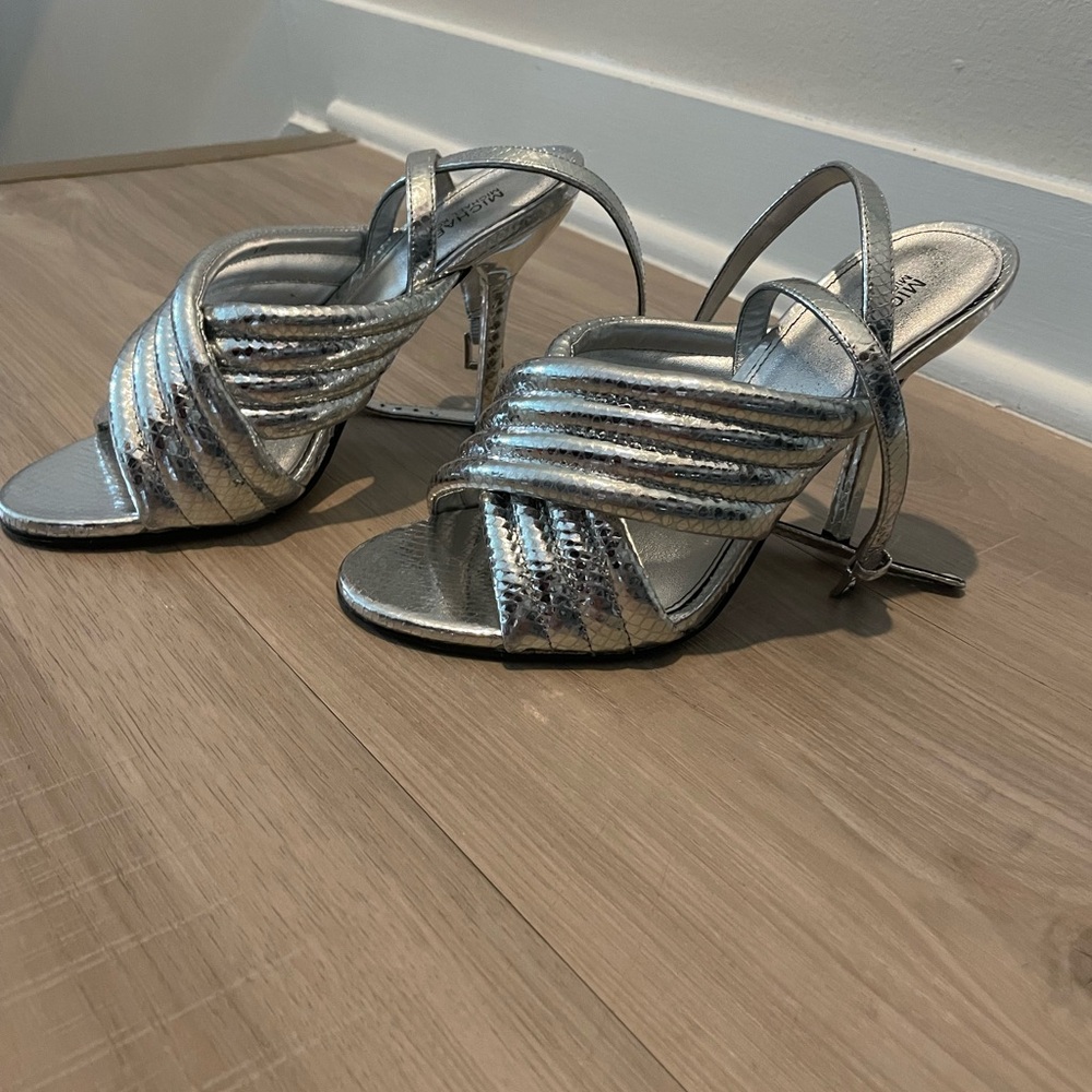 Michael Kors, High heel shoes. Silver. 6.5